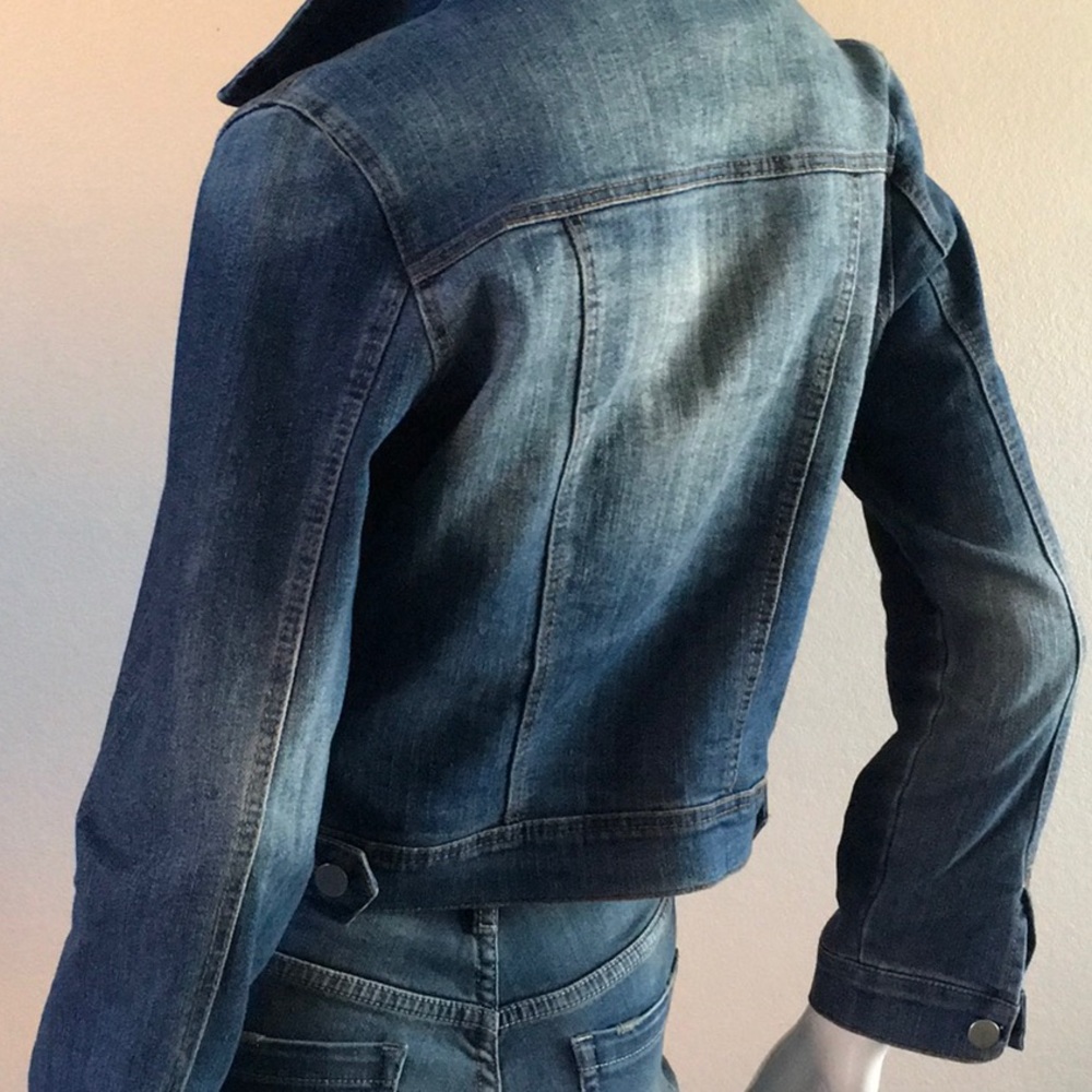 Cropped Jean Jacket - Picture 5 of 6